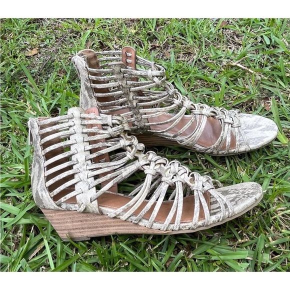 Report women’s snakeskin print shoes size 7 - Picture 3 of 9